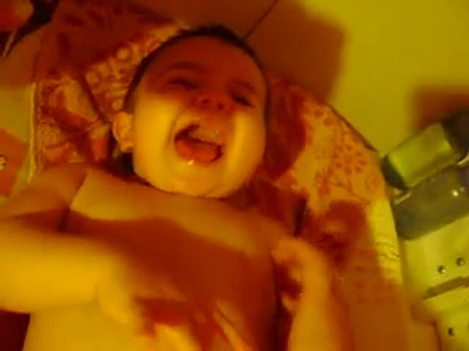 Lana Et Les Chatouilles ...mdr!!!!