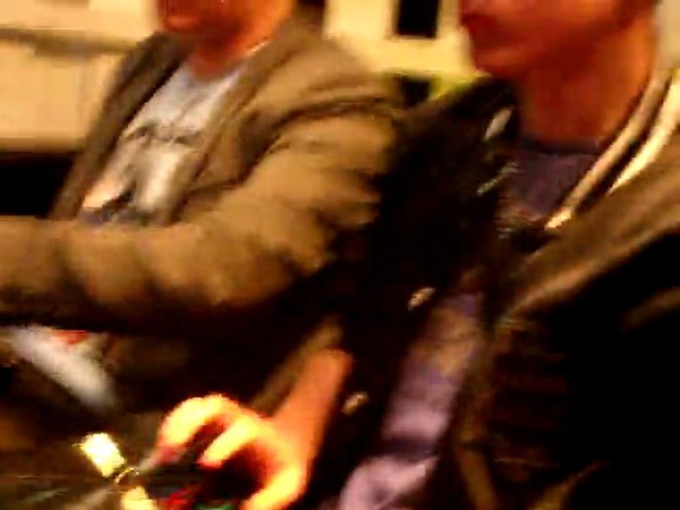 DJ HERO 2 DJ Kevin de jeuxvideo.fr contre DJ Ludo !