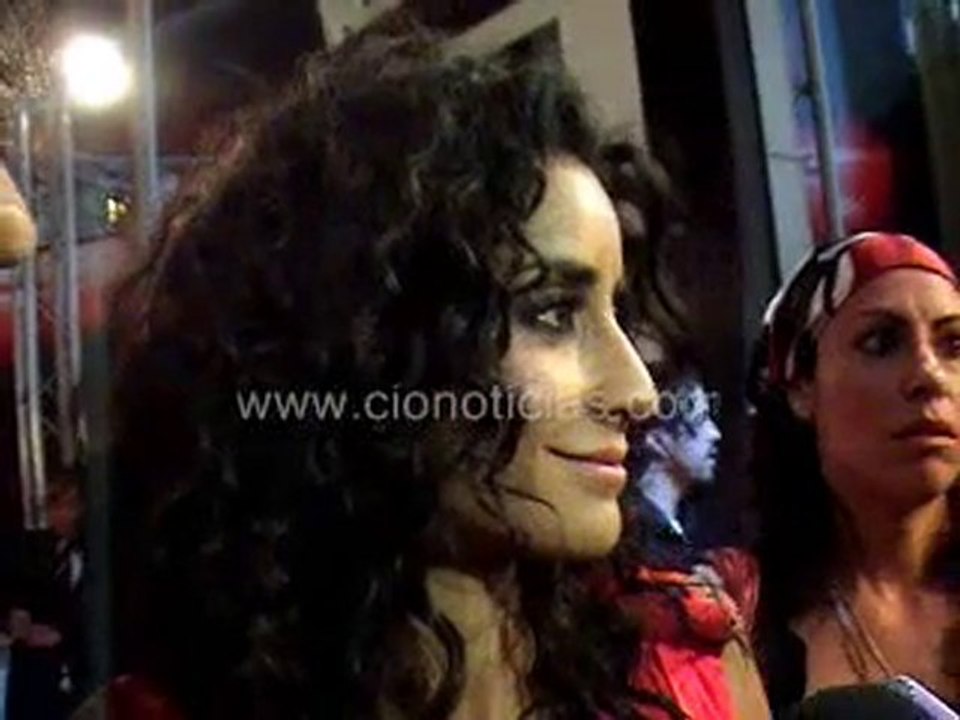 Paola Nuñez - Alfombra Roja "Sin Ella"