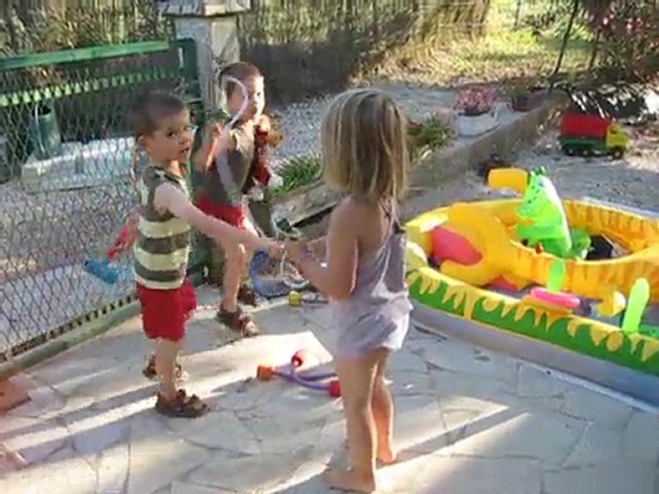 On joue avec cousine Lucie et cousin Joan 2