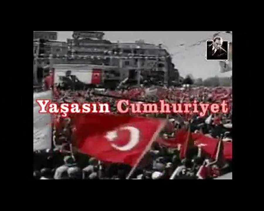 CUMHURiYET BAYRAMIMIZ KUTLU OLSUN