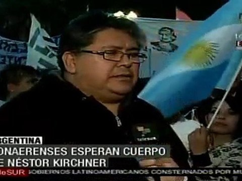 Se congregan en Plaza de Mayo para despedir a Néstor Kirchn
