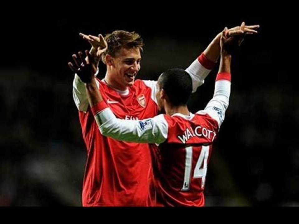 Newcastle 0-4 Arsenal Walcott double, Bendtner great-finish