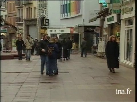 Micro trottoir à Audincourt sur les particularités du Conseil régional et du Conseil général