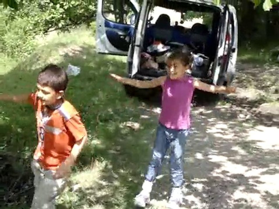 AYHAN VE GAMZE'DEN KOLBASTI SHOW