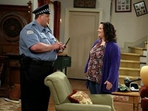 Mike and Molly season 1 episode 6 Mikes Apartment