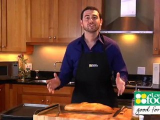 Garlic and Thyme Braised Mussel with Baguette
