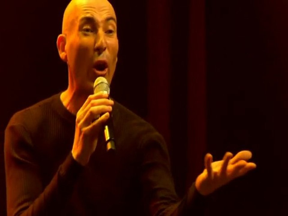 Nicolas Canteloup rend hommage à la chanson fra...