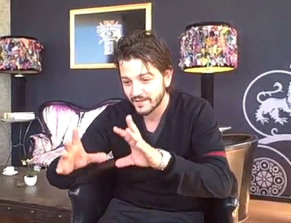 Diego Luna interviewed by Sharon Waxman in Cannes 2010 (I)