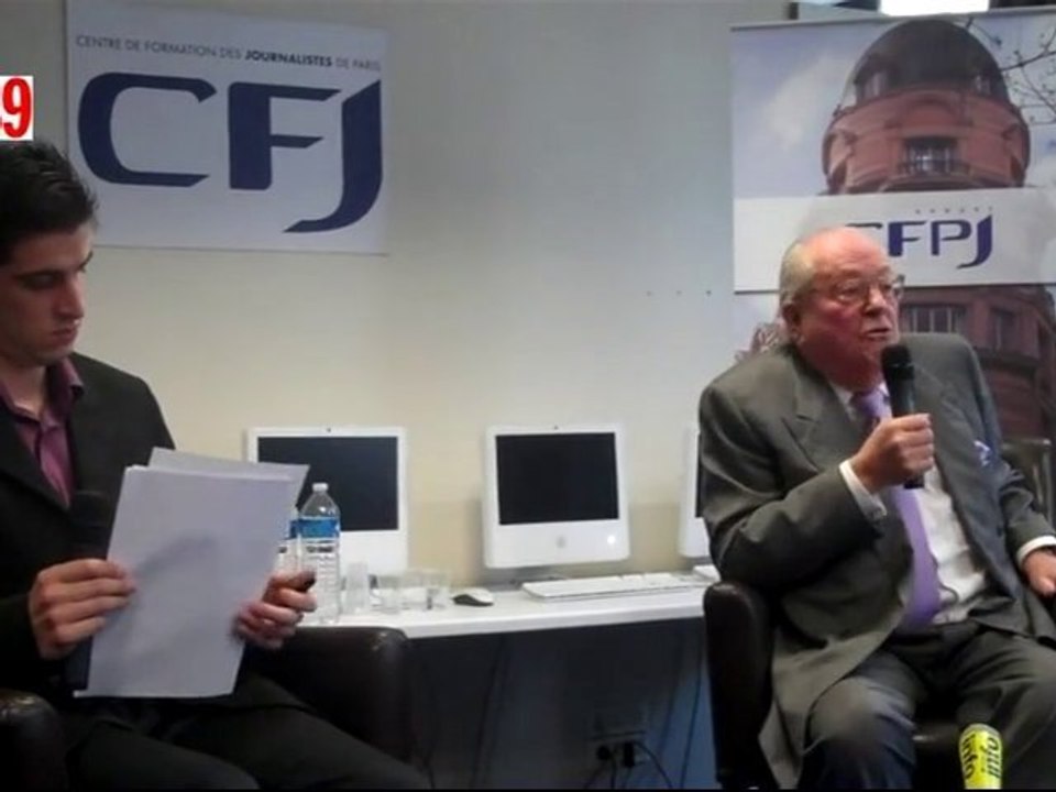 Jean-Marie Le Pen parle "Führer" avec les étudiants du CFJ