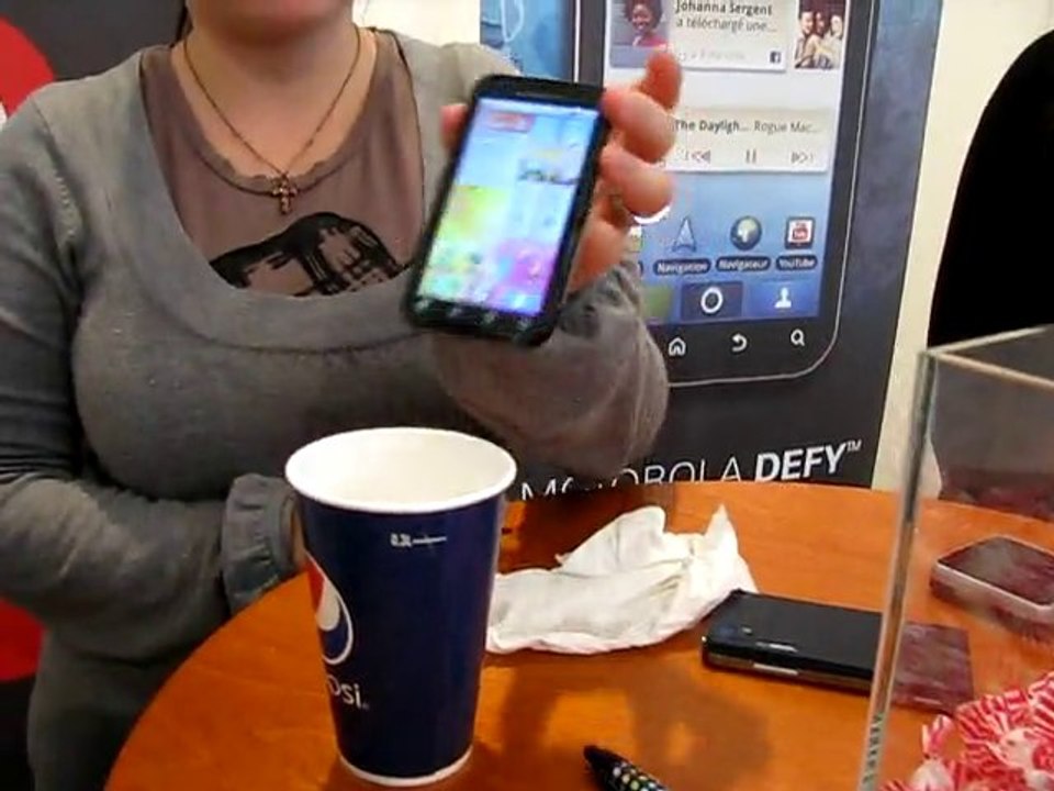 Motorola Defy Waterproof Geek's Live