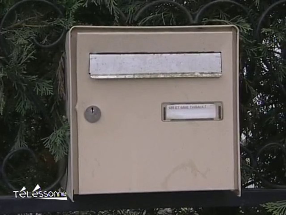 Les pneus de la femme de Bernard Thibault crevés!