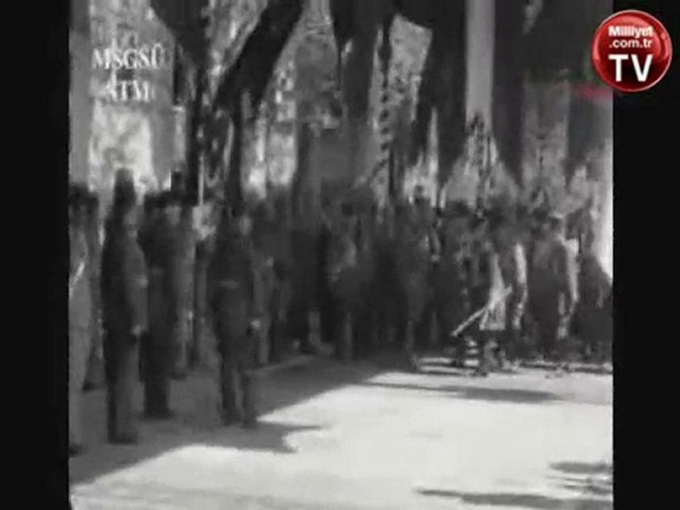 Atatürk'ün Gerçek Sesi Konuşması Dinle ve Görüntüleri İzle