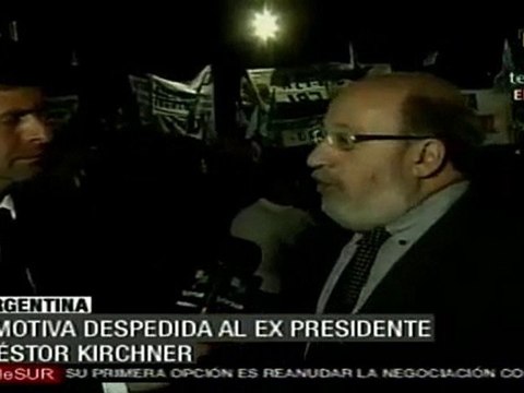 Emotiva despedida ciudadana al ex presidente Néstor Kirchner