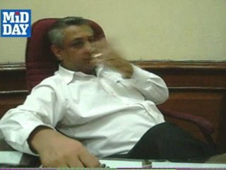 Obama turns party pooper