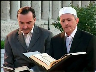 hafız yahya soyyiğit...kur an ı kerim okuyor.....