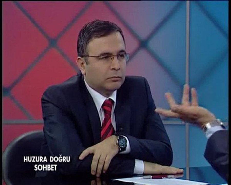 Kelime-i şehadet söyleyen biri...