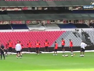 Medio Tiempo.com - La Furia Roja ya pisó el Estadio Azteca, 10 de Agosto del 2010.