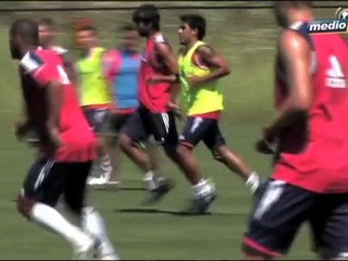 Medio Tiempo.com - Presentan a Nery Castillo, 26 de julio 2010