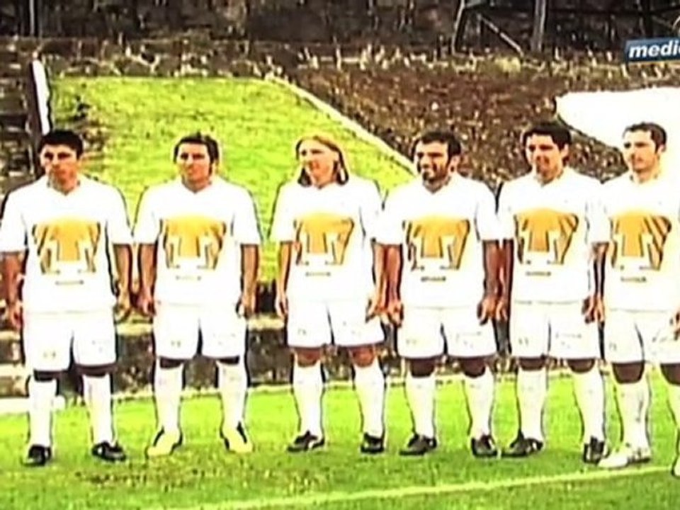 Medio Tiempo.com - Los Pumas posaron con la nueva playera, 22 de julio 2010