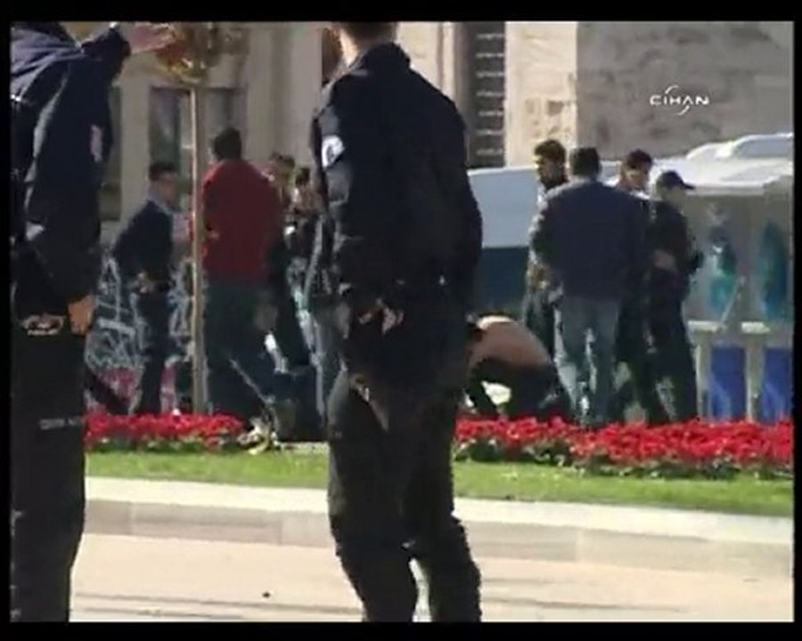 Taksim'de bombalı saldırı
