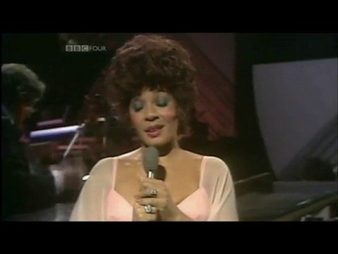 SHIRLEY BASSEY SOMETHING LIVE ON STAGE (AGY)