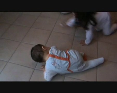 Les premiers pas en 4 pattes de Quentin