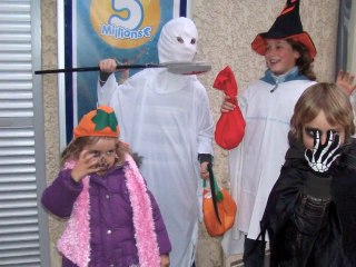 NEUILLY REGORGE DE PETITS MONSTRES