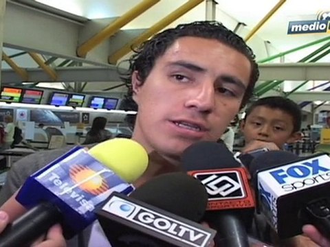 Medio Tiempo.com - Efraín Juárez viajó a E.U. para enrolarse con el Celtic