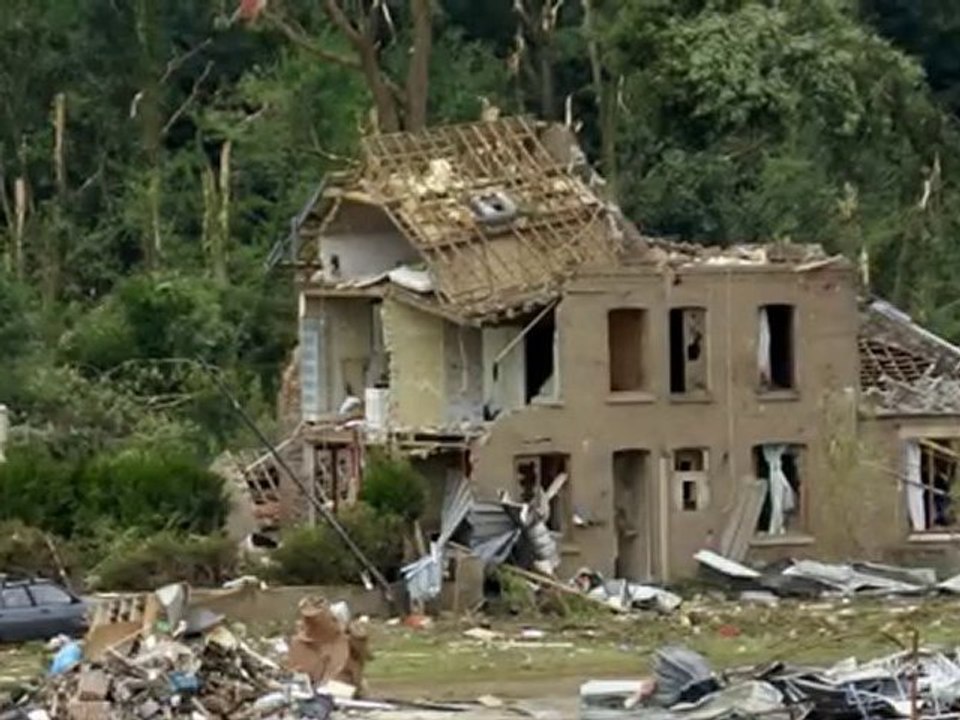 (b)-Tornade à Hautmont 3 Août 2008