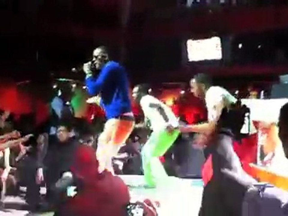 Mohombi - Bumpy Ride (live)