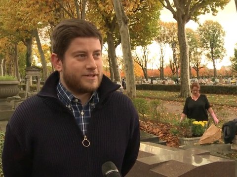 Pour la Toussaint, les familles chrétiennes et musulmanes visitent leurs défunts