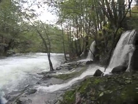 L'Ardèche à Mayres l'après-midi du 1er novembre 2010.