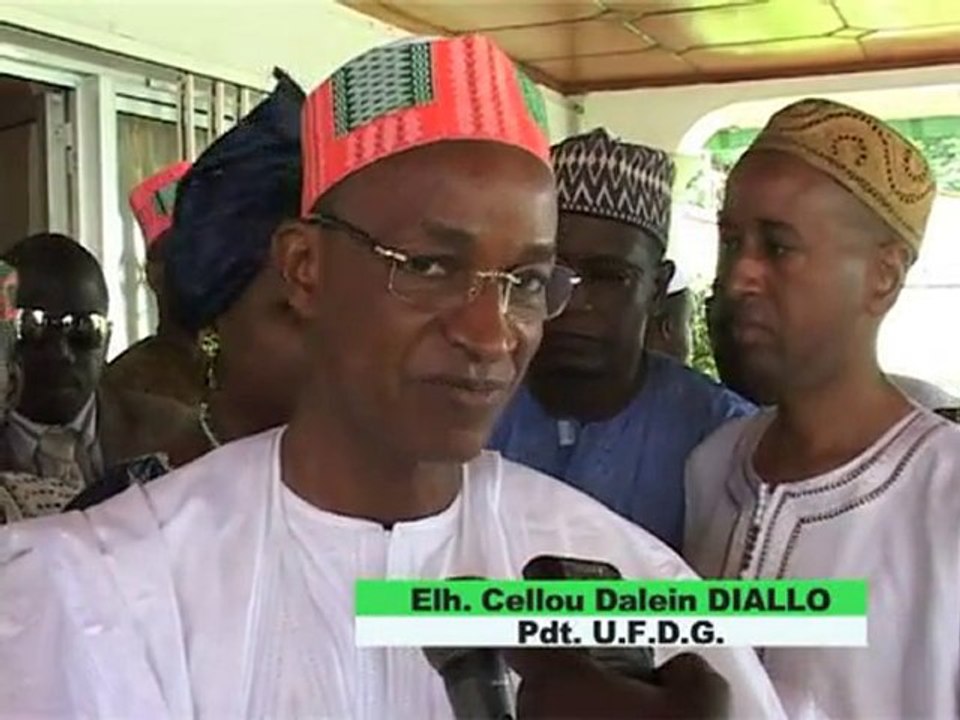 El-hadj Cellou Dalein à la grande Mosquee de CRY