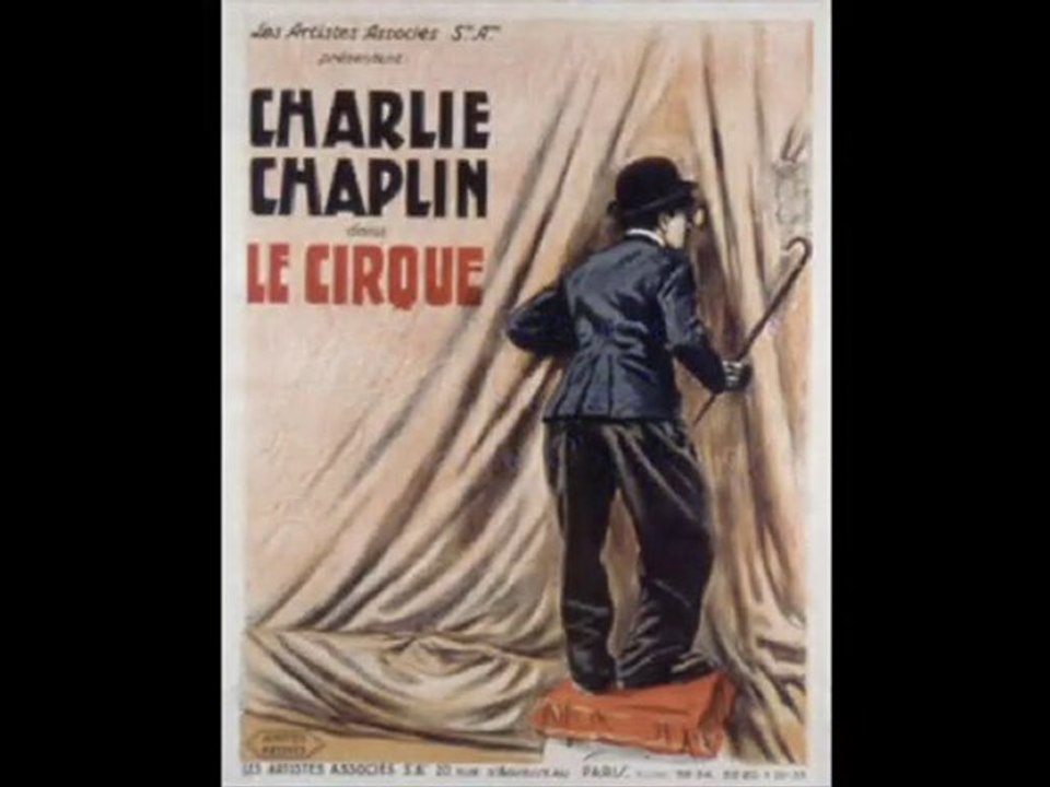 ANACHRONISME Femme avec portable en 1928