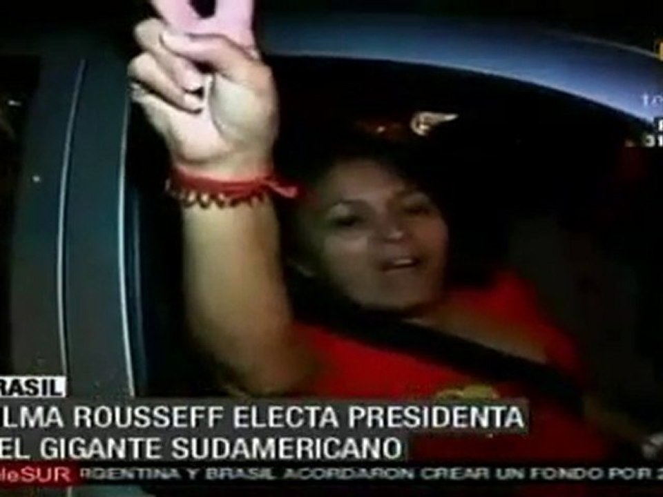 Miles de brasileños celebran victoria de Dilma Rousseff