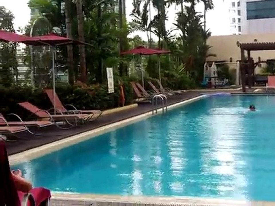 Le goûter à la piscine