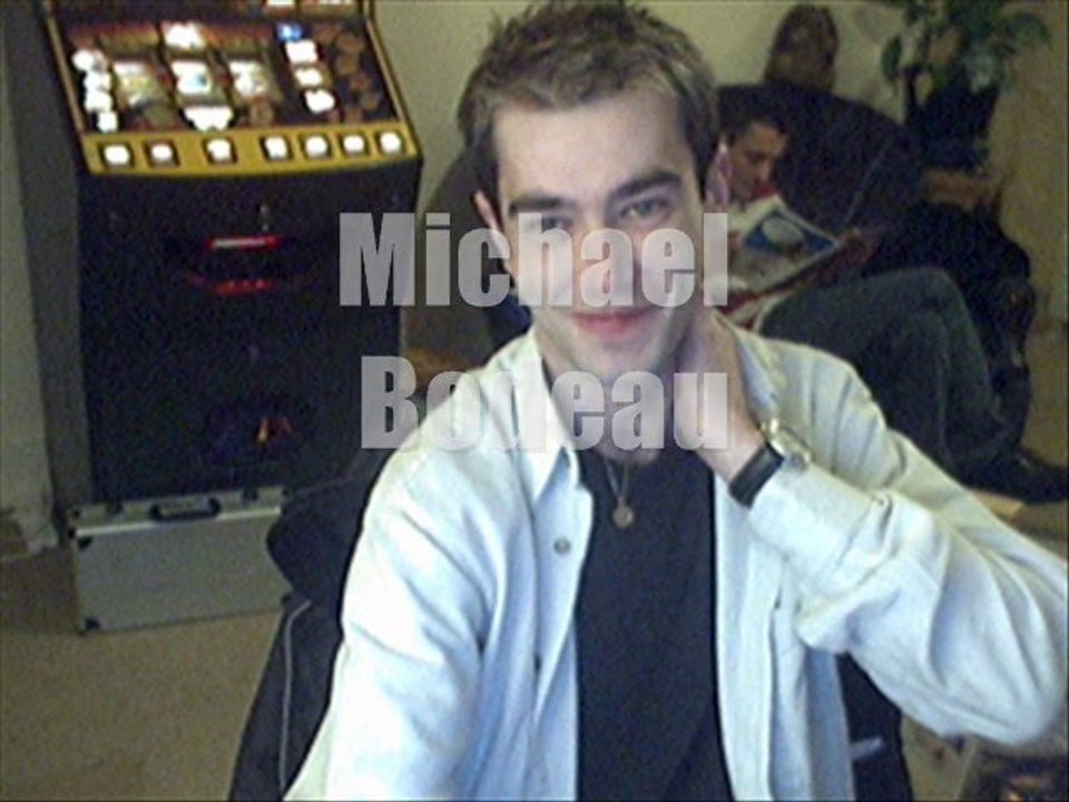 Little but strong / petit mais costaud  (funny video drole )