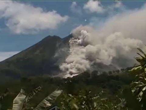 UFO _ OVNI _ ORB -Volcan costa rica- octobre 2010