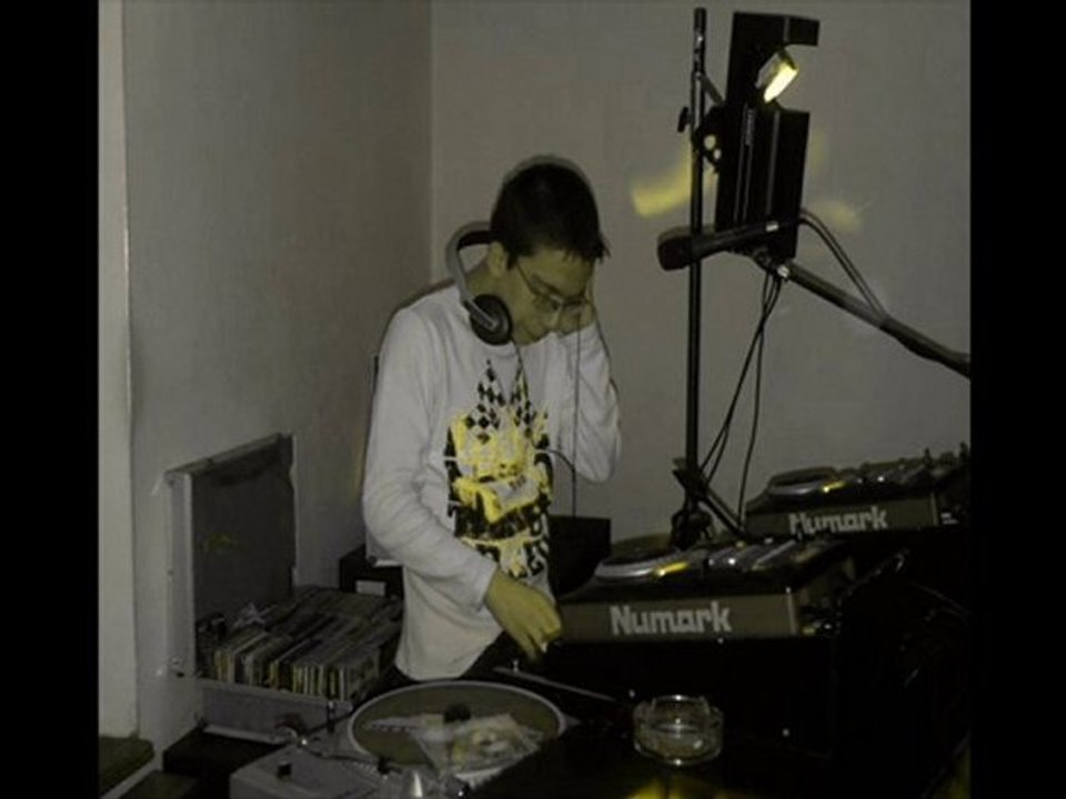 DJ-TECKTRIE
