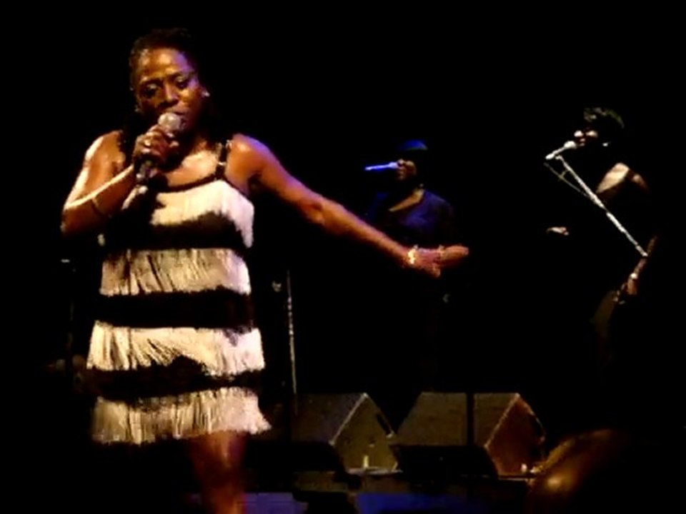 Sharon Jones and the Dap Kings : Mama don't like my man....