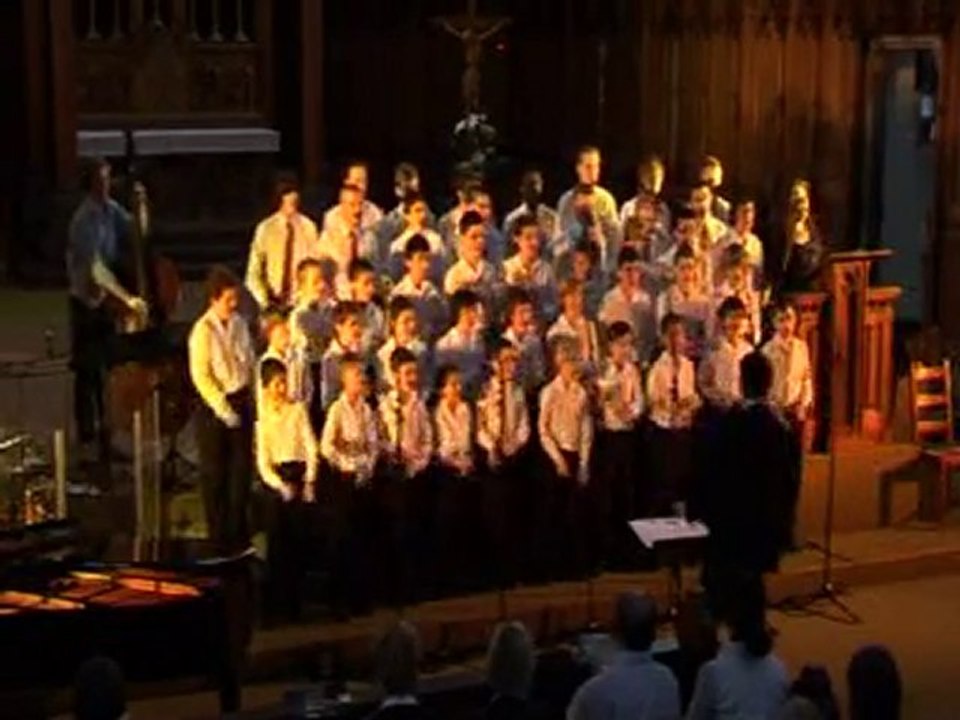 Petits Chanteurs de Saint-André - Magnify the Lord