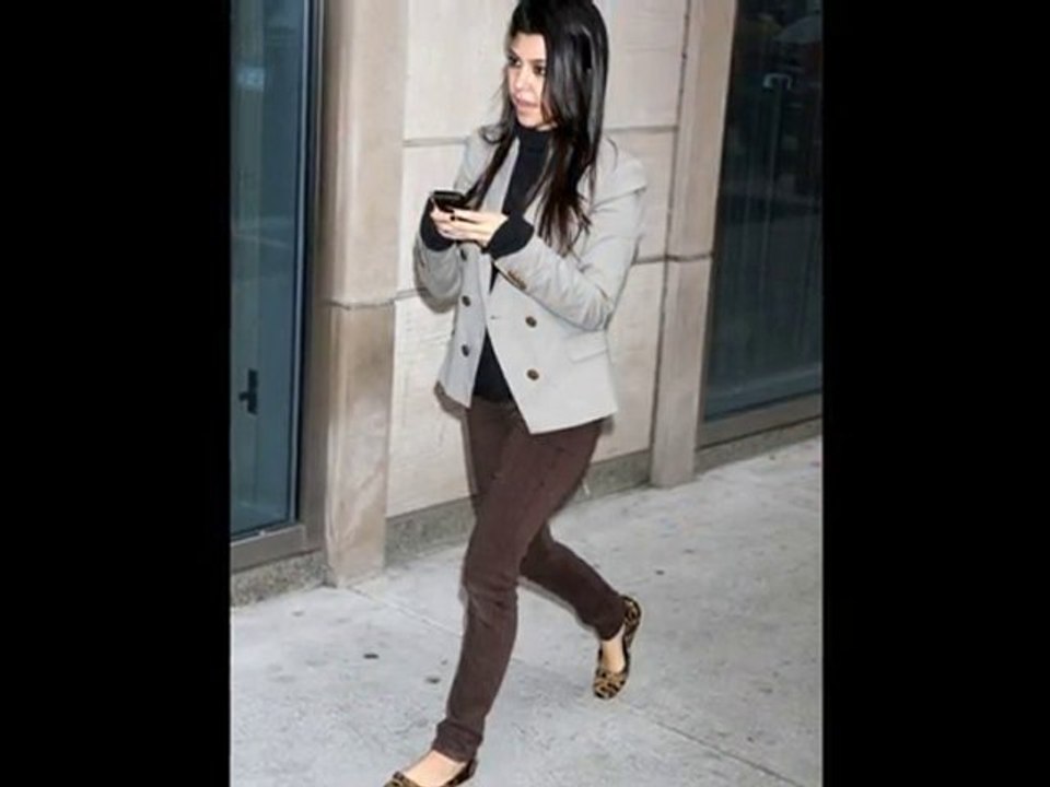 Curvy Celebs Who Dress for Their Body: Kourtney Kardashian