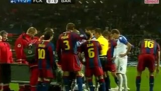 Victor Valdes hard foul on N_