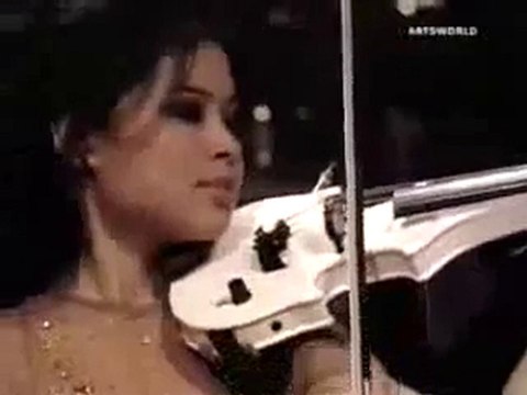 Vanessa Mae Plays Toccata Fugue – Keman Videoları