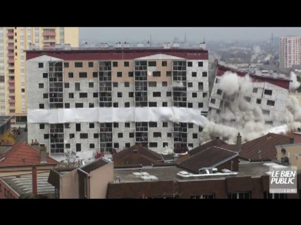 La barre d'immeuble François Rude de Chenôve  tombe à terre