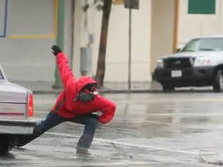 DANSE SOUS LA PLUIE........