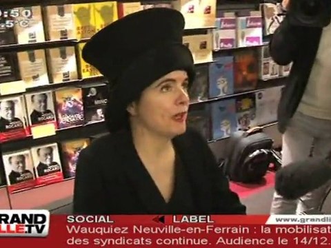 Amélie Nothomb en dédicace à Lille