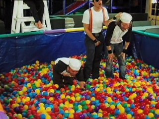 Jackass 3D "Bring On The Pain" Featurette