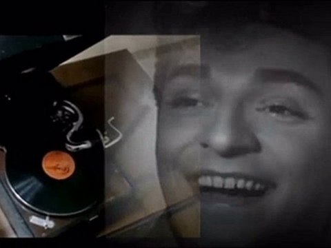 Zeki Müren - Yine Bir Sızı Var İçimde Akşam Oldu Diye.HD